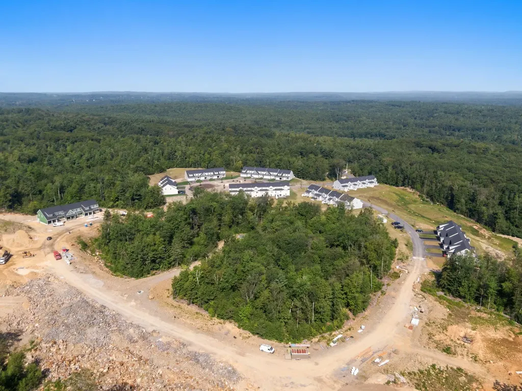 53 Driftwood Circle Sandown NH 03873