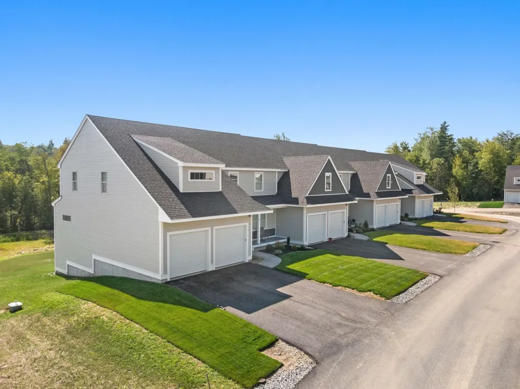 53 Driftwood Circle Sandown NH 03873