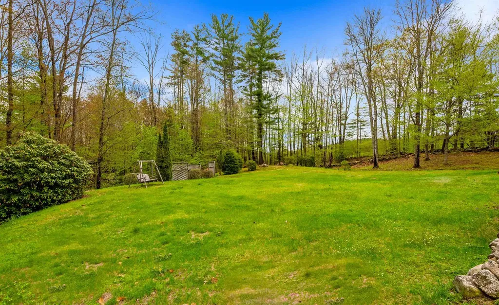 118 Old Coach Road New London NH 03257