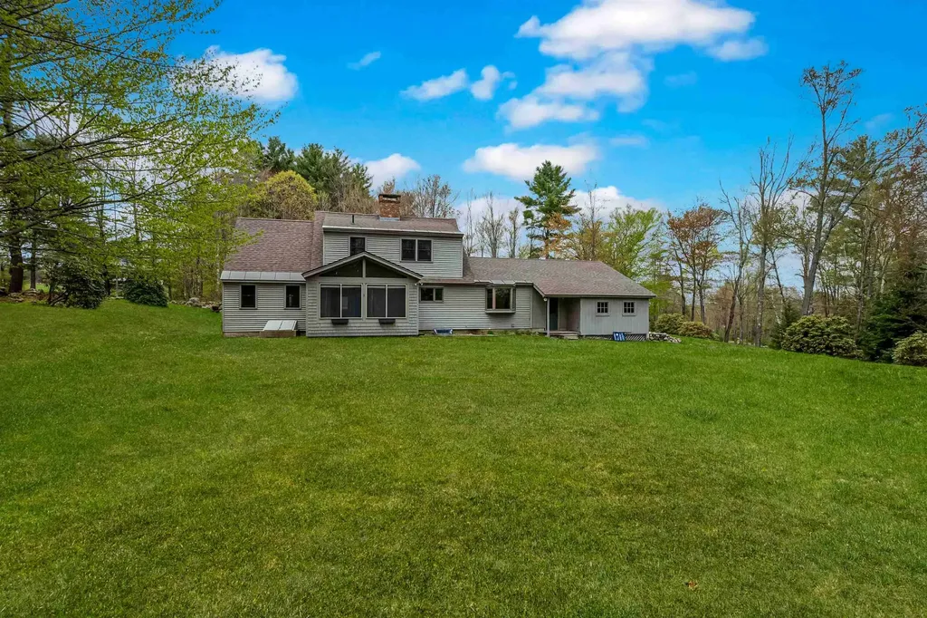 118 Old Coach Road New London NH 03257