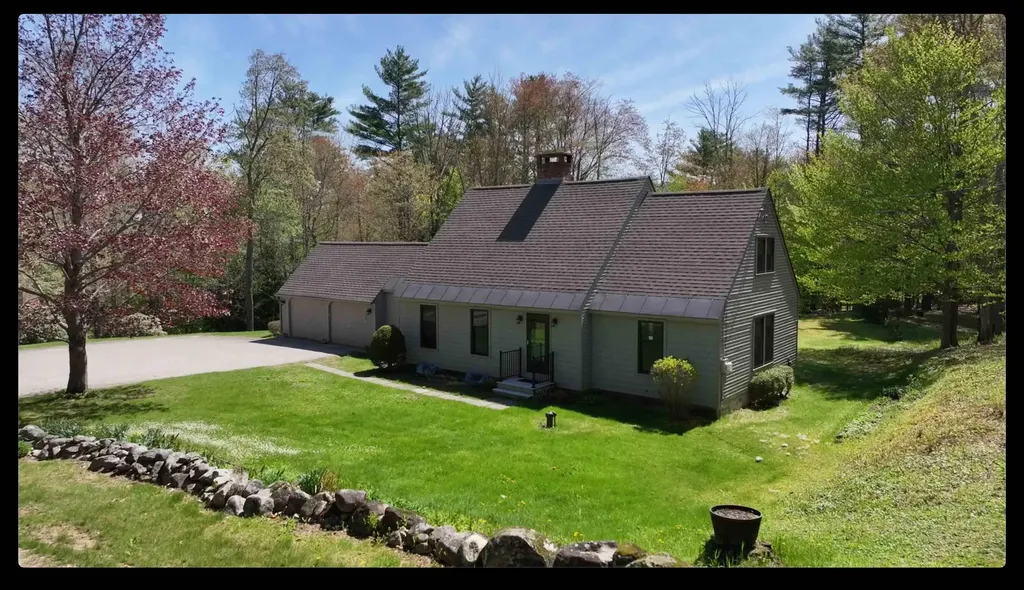 118 Old Coach Road New London NH 03257