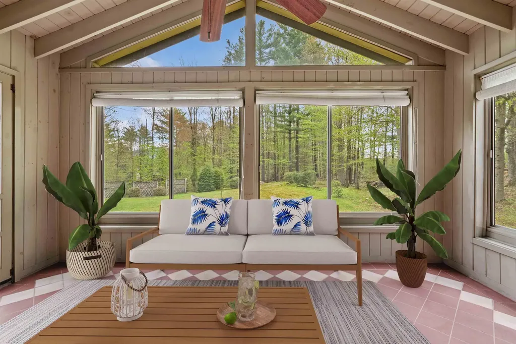 118 Old Coach Road New London NH 03257