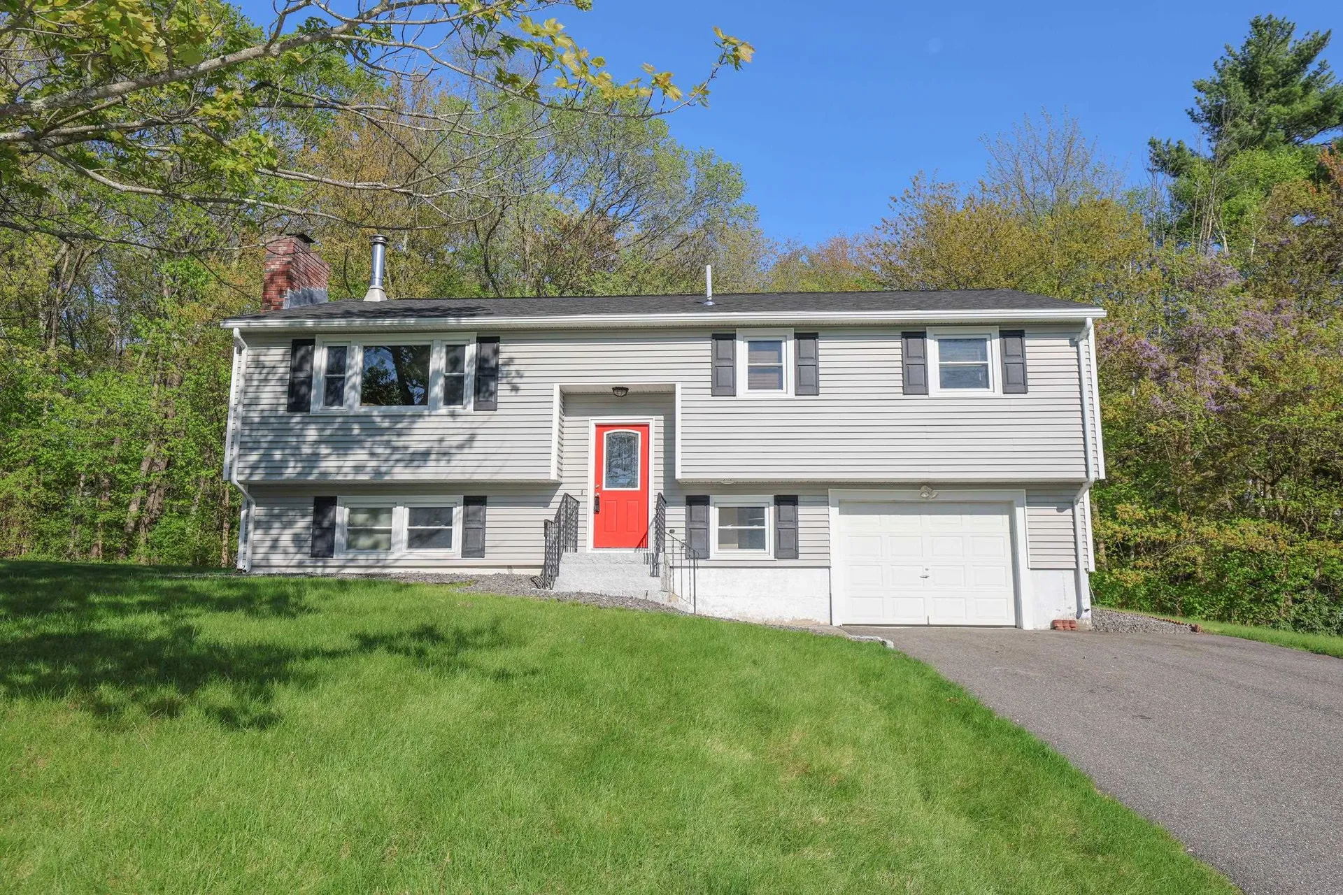 1 Richard Drive Derry NH 03038