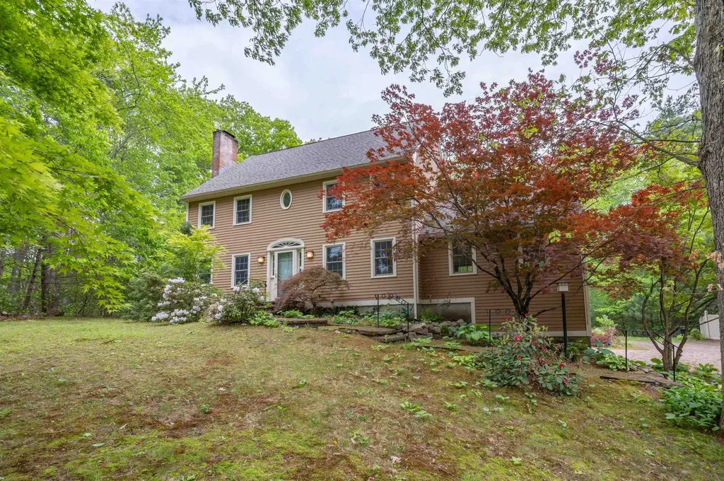15 Alexander Road Londonderry NH 03053