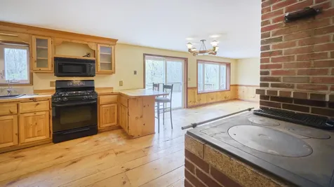 249 Chestnut Hill Road New Boston NH 03070
