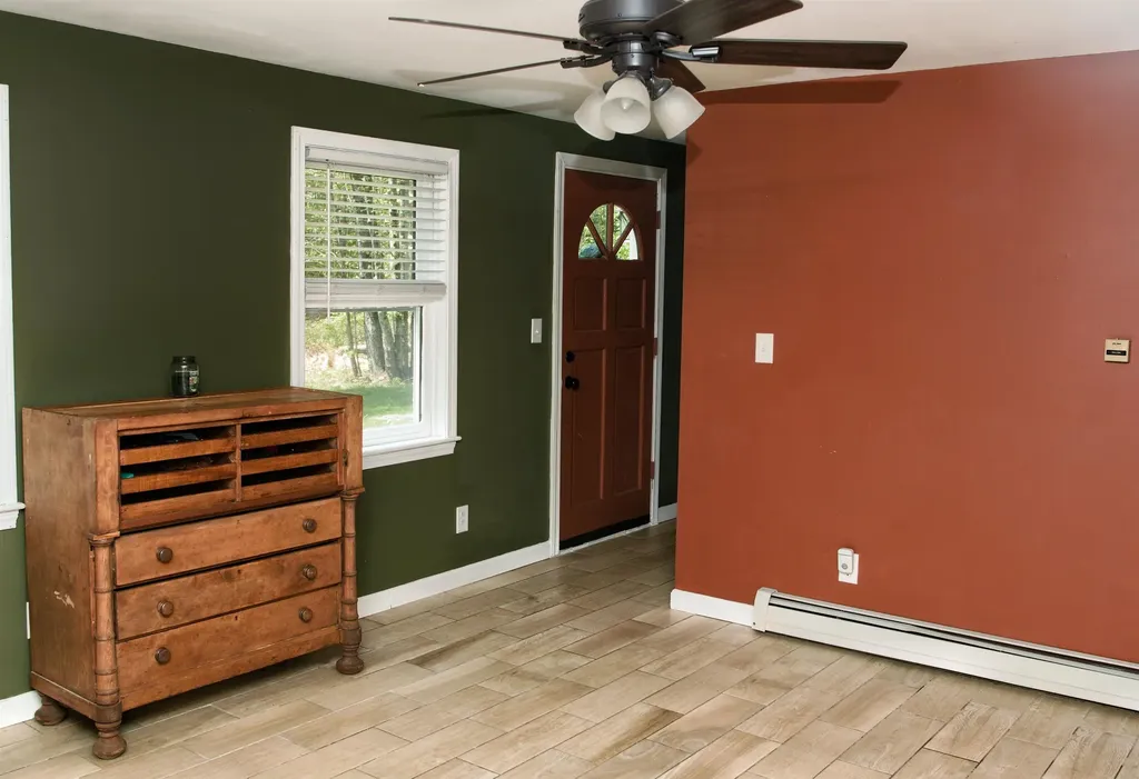 27 Parade Road Deerfield NH 03037