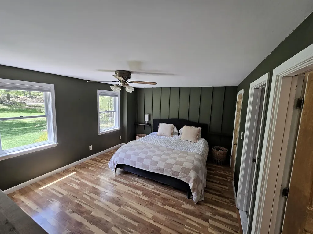 27 Parade Road Deerfield NH 03037