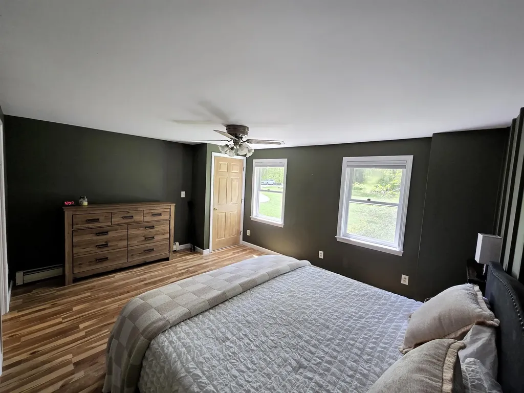 27 Parade Road Deerfield NH 03037