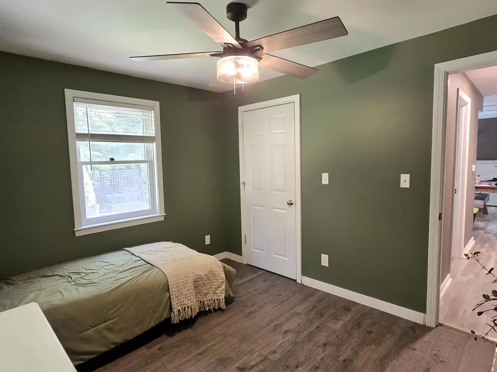 27 Parade Road Deerfield NH 03037