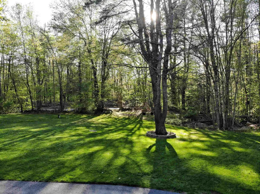 27 Parade Road Deerfield NH 03037