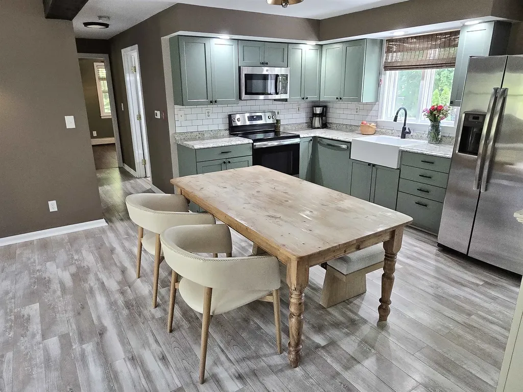 27 Parade Road Deerfield NH 03037