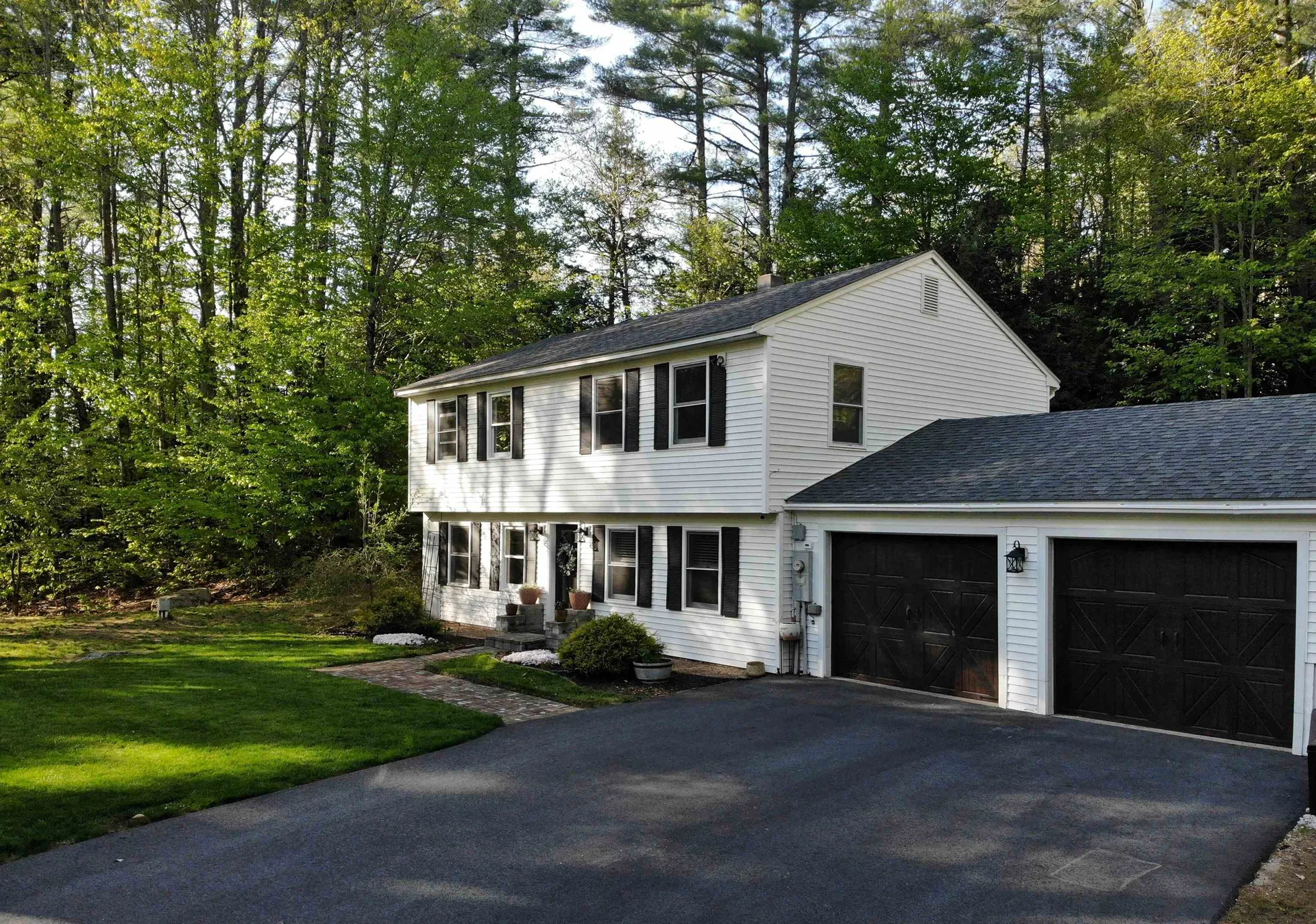 27 Parade Road Deerfield NH 03037