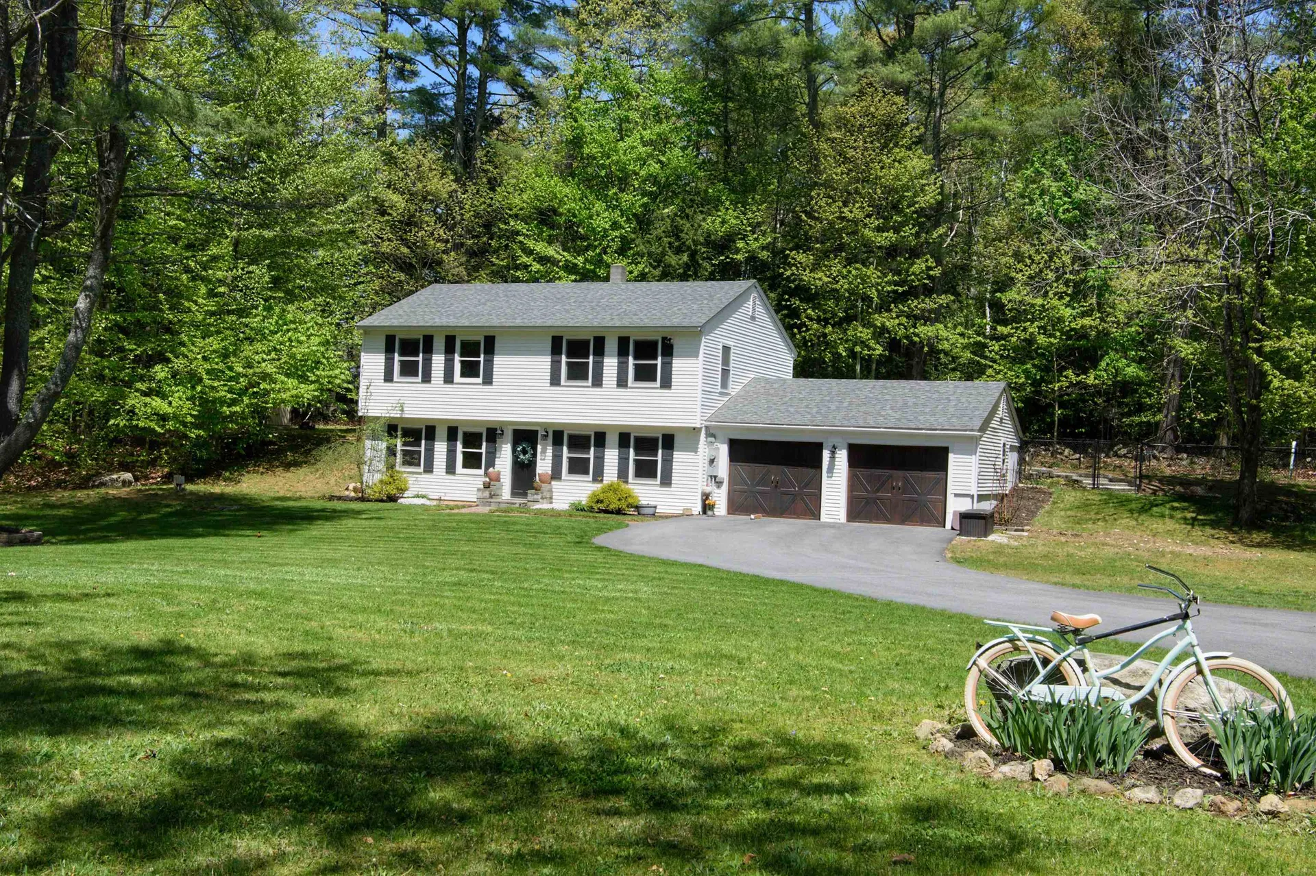 27 Parade Road Deerfield NH 03037