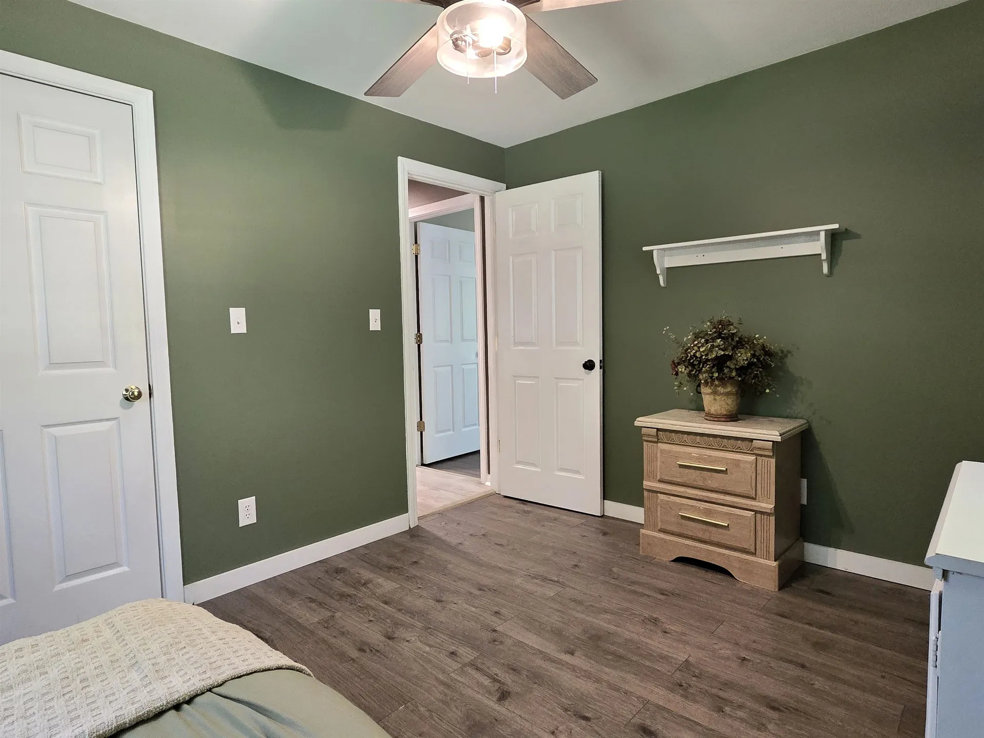 27 Parade Road Deerfield NH 03037