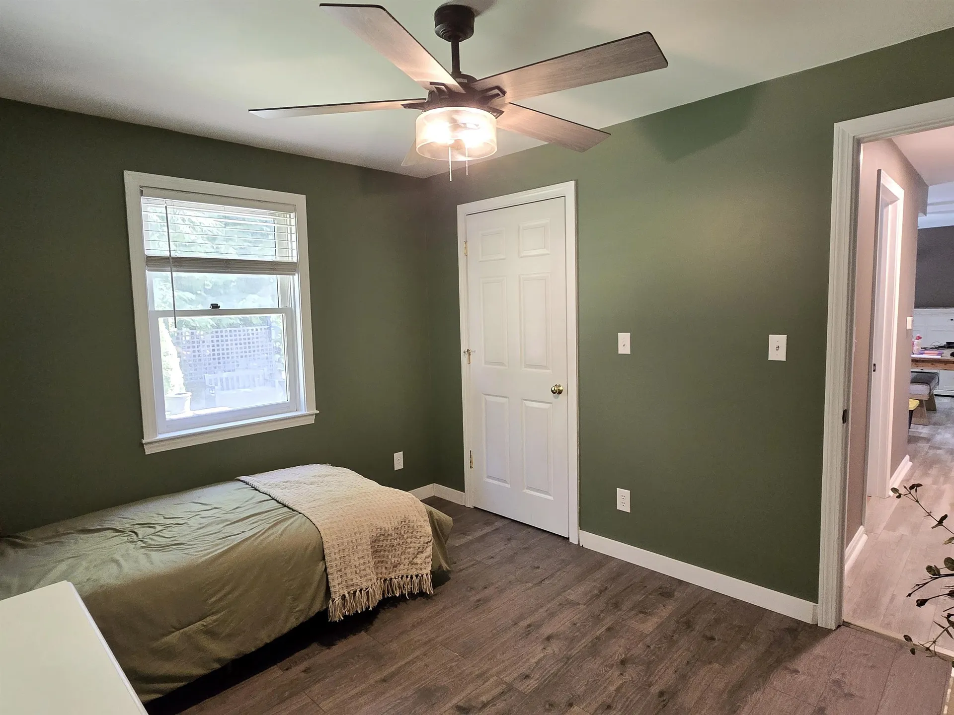 27 Parade Road Deerfield NH 03037