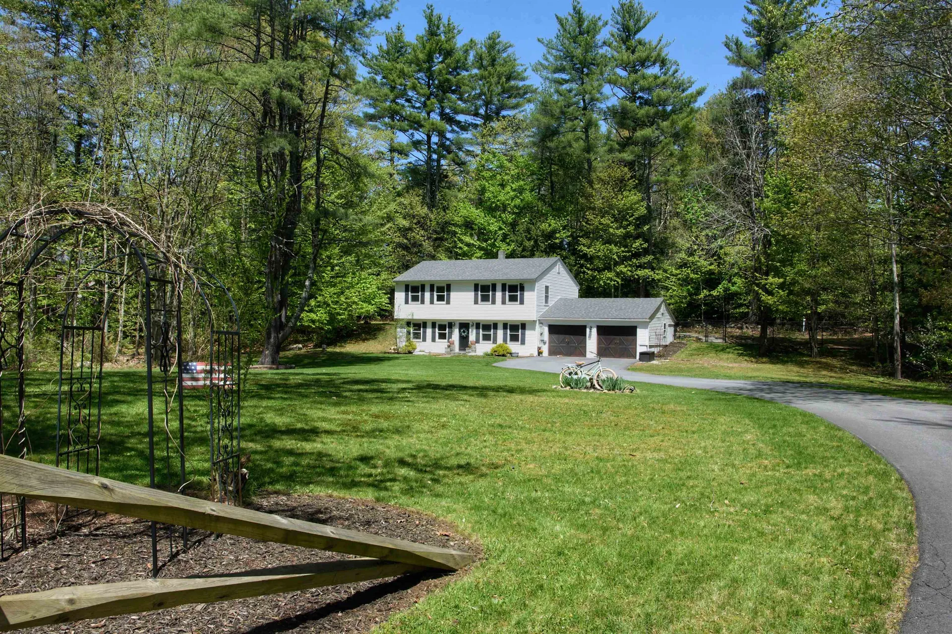 27 Parade Road Deerfield NH 03037