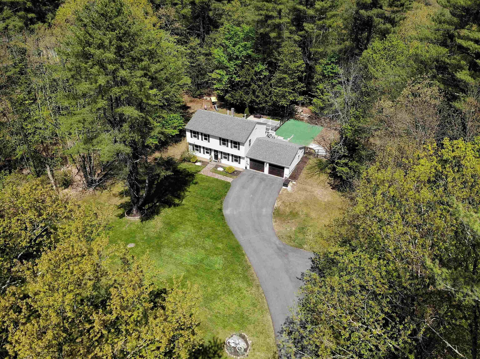 27 Parade Road Deerfield NH 03037