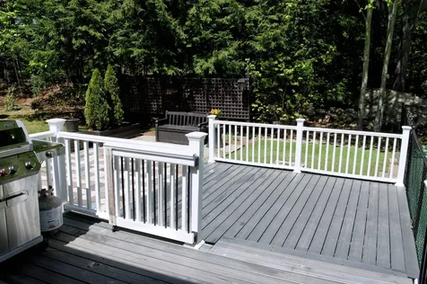 27 Parade Road Deerfield NH 03037