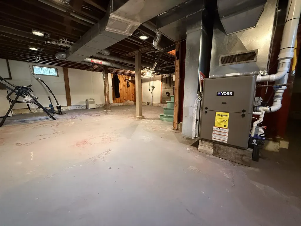 17 Spencer Avenue Claremont NH 03743