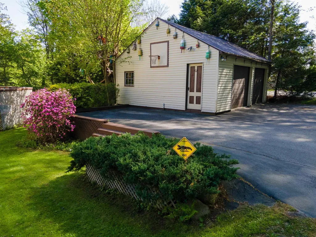 17 Spencer Avenue Claremont NH 03743