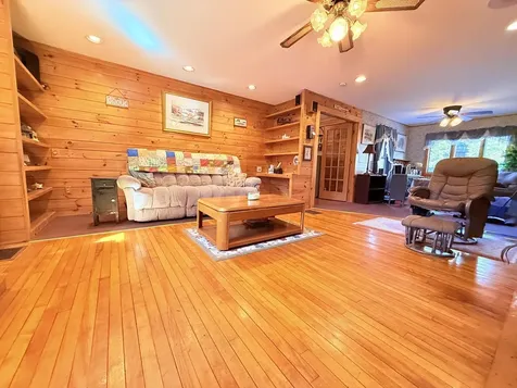 17 Spencer Avenue Claremont NH 03743