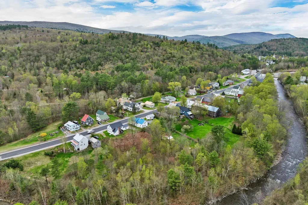 291 Nh Route 25 Warren NH 03279