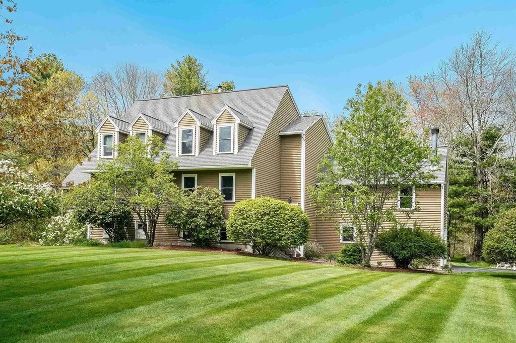 6 Quincy Road Londonderry NH 03053