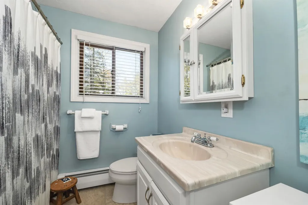 86 Bradford Lane Barnstead NH 03225