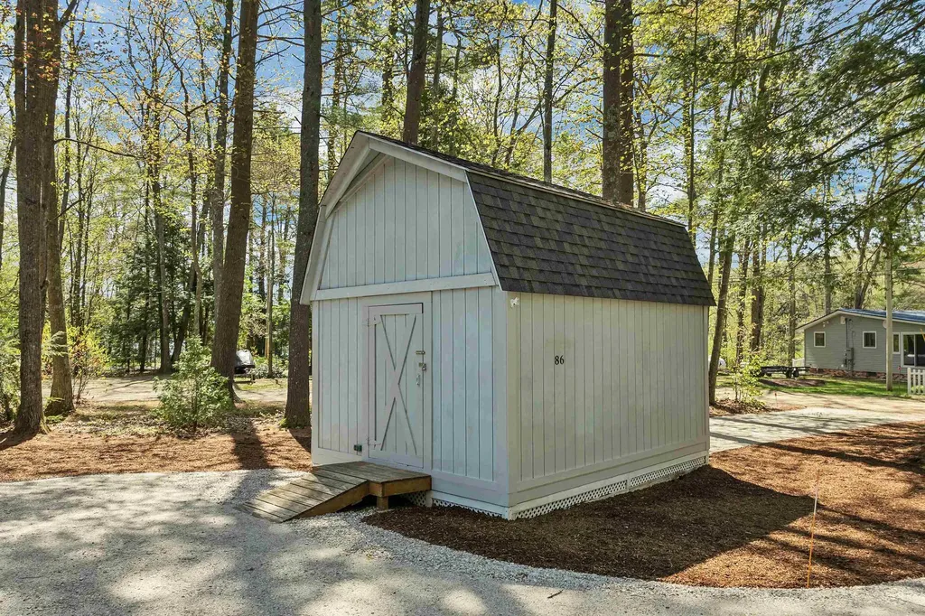 86 Bradford Lane Barnstead NH 03225
