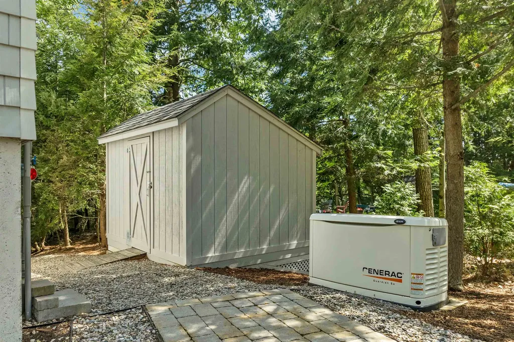 86 Bradford Lane Barnstead NH 03225
