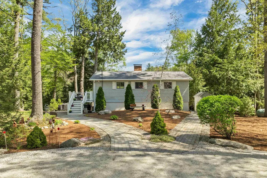 86 Bradford Lane Barnstead NH 03225