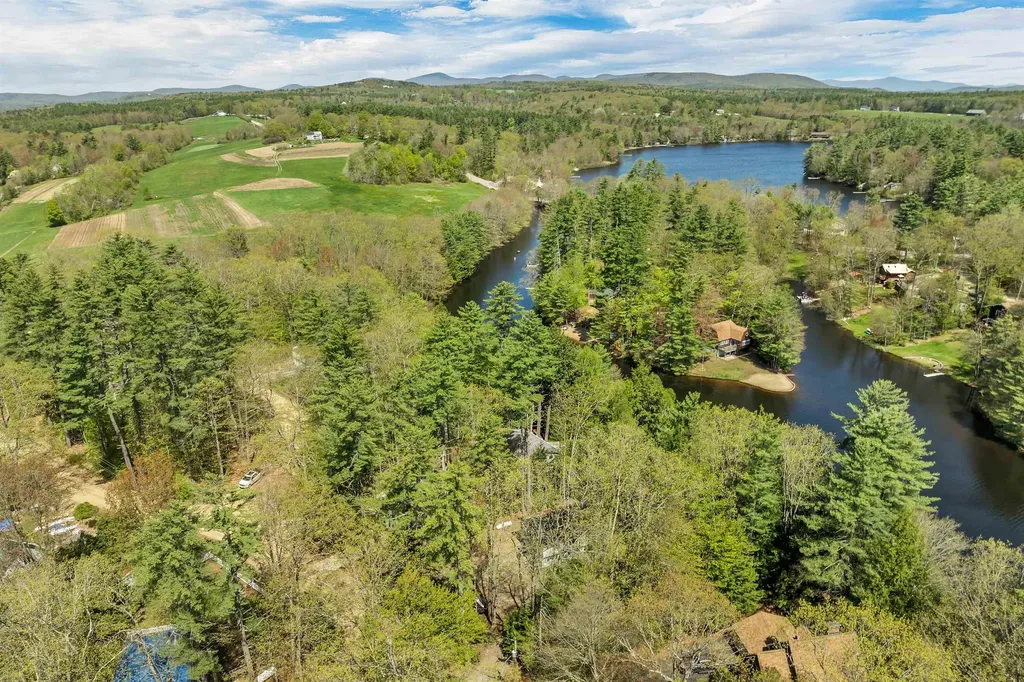 86 Bradford Lane Barnstead NH 03225