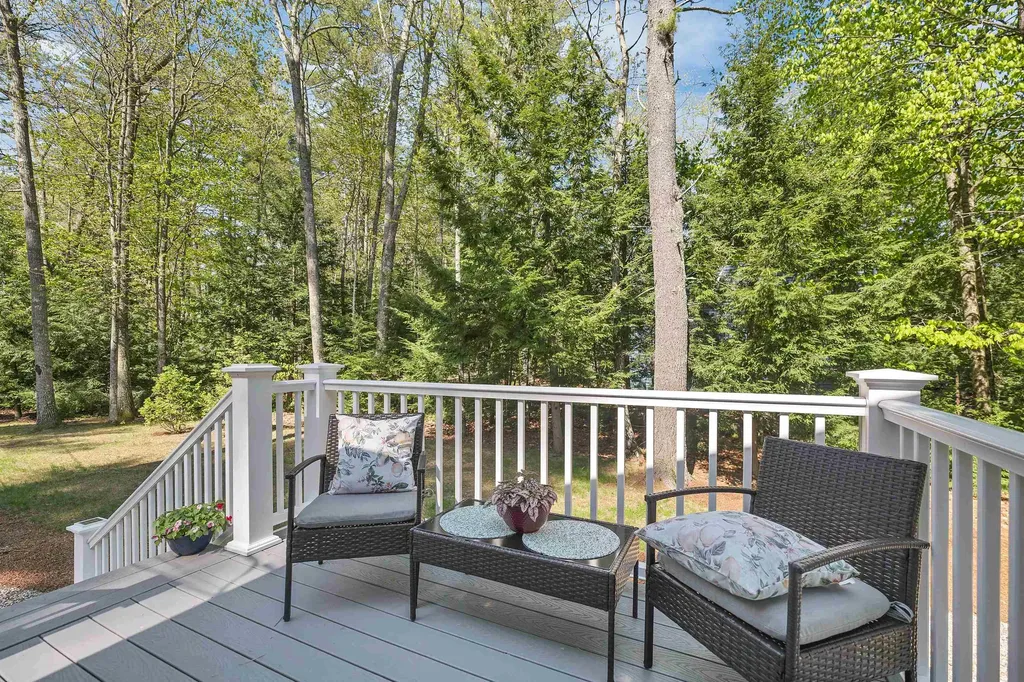 86 Bradford Lane Barnstead NH 03225