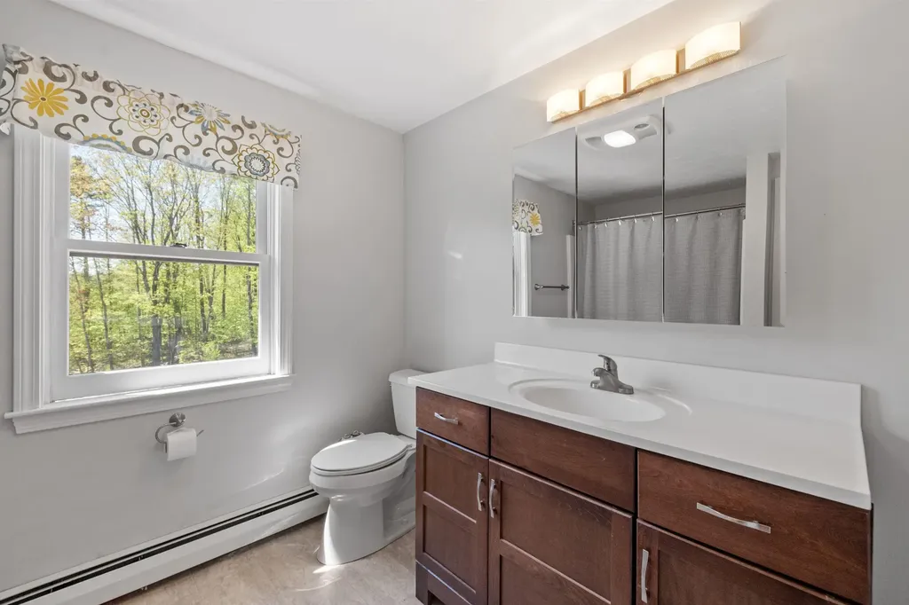 45 Bow Lake Road Northwood NH 03261
