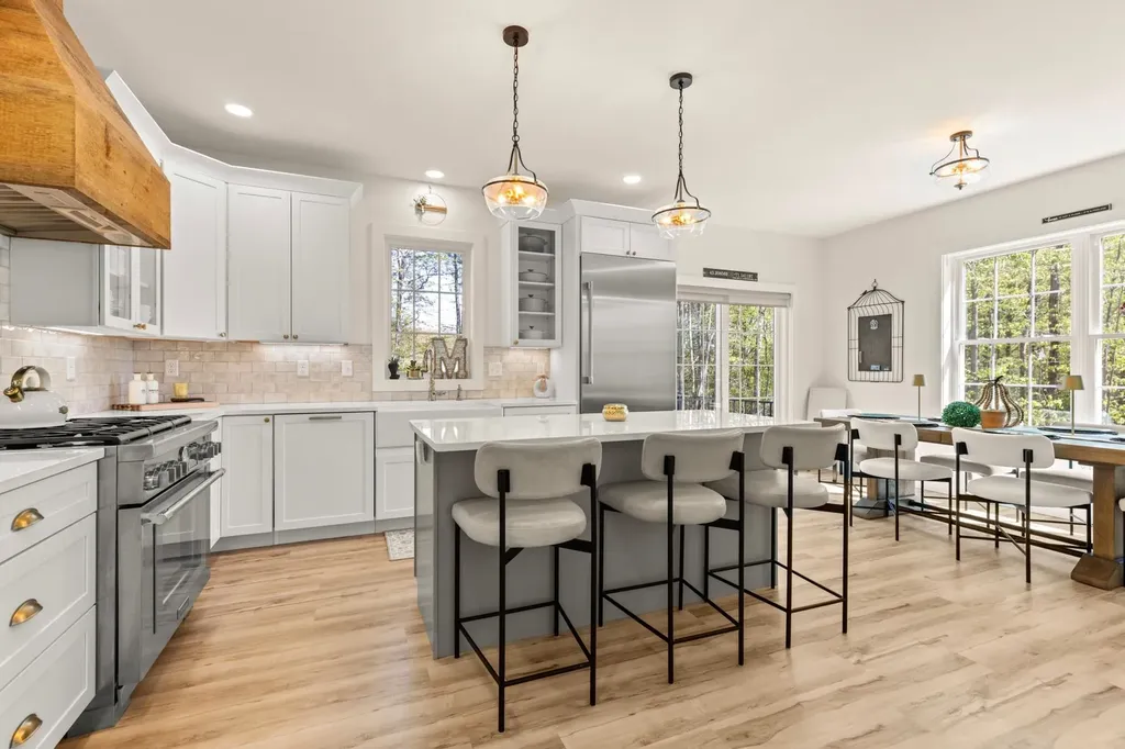 156 Strafford Road Northwood NH 03261