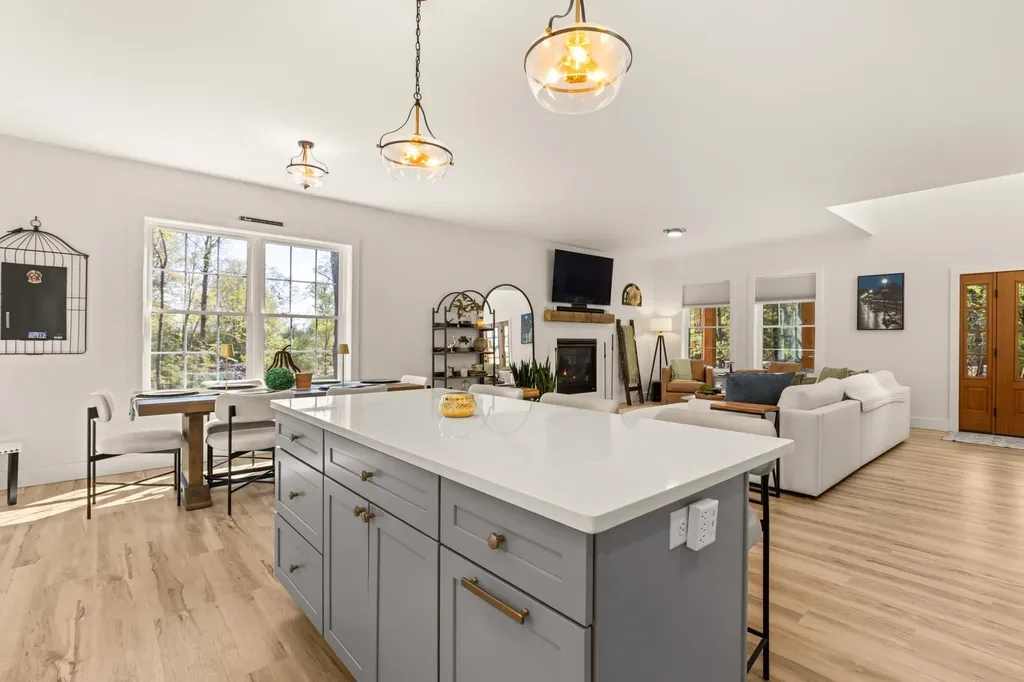 156 Strafford Road Northwood NH 03261