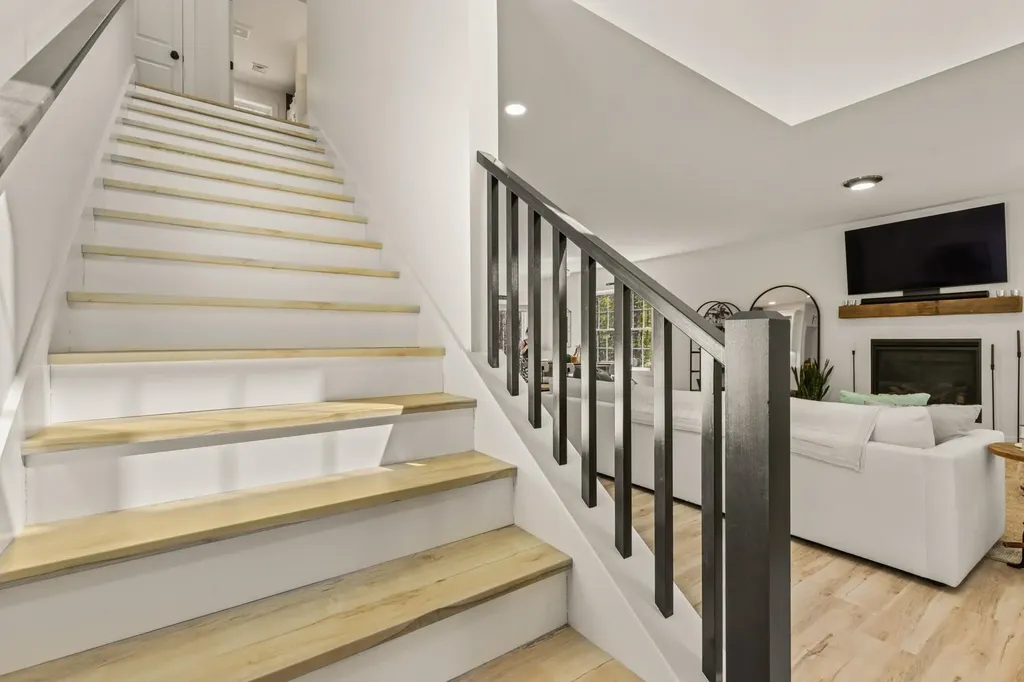 156 Strafford Road Northwood NH 03261