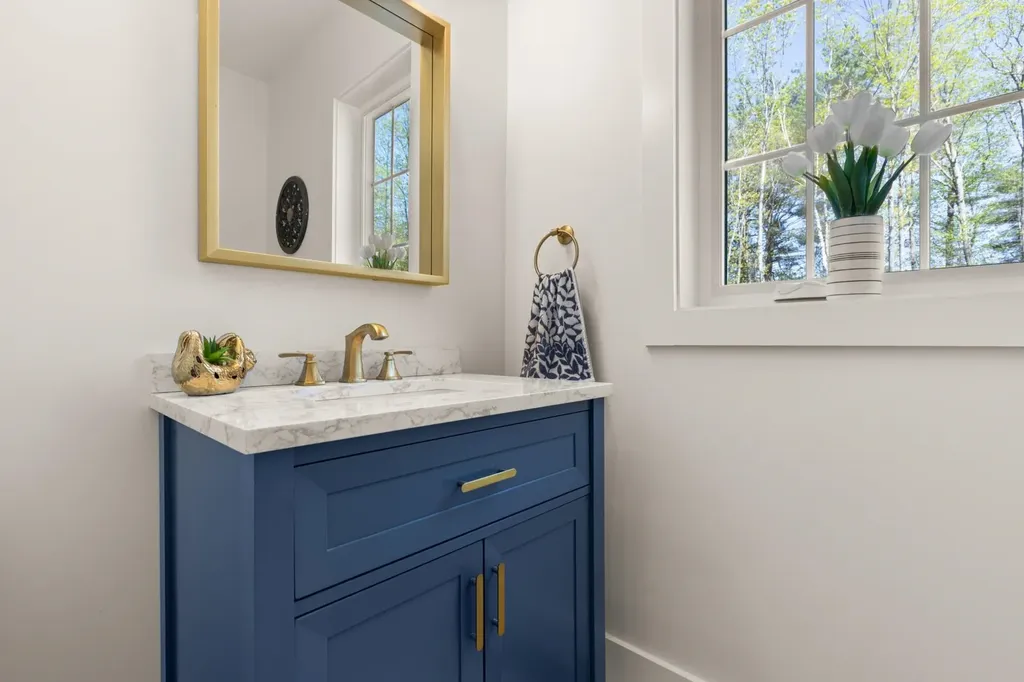 156 Strafford Road Northwood NH 03261