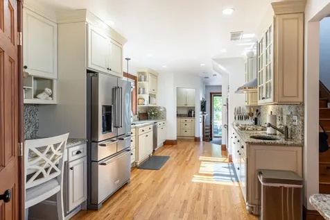 20 Russell Avenue Nashua NH 03060