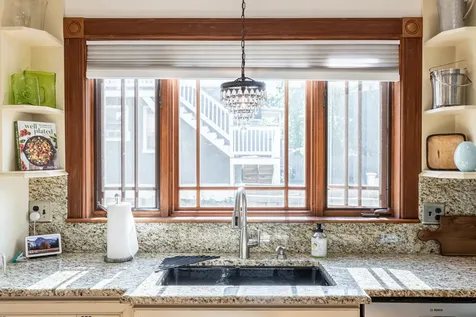 20 Russell Avenue Nashua NH 03060