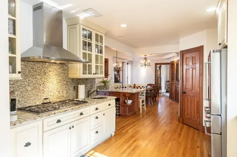 20 Russell Avenue Nashua NH 03060