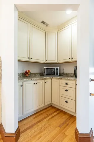 20 Russell Avenue Nashua NH 03060