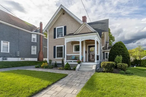 20 Russell Avenue Nashua NH 03060