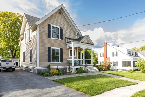 20 Russell Avenue Nashua NH 03060