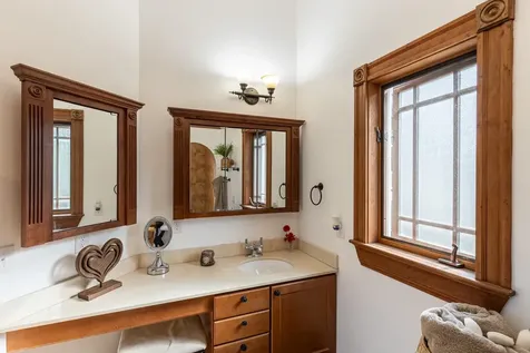 20 Russell Avenue Nashua NH 03060