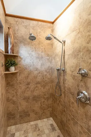 20 Russell Avenue Nashua NH 03060