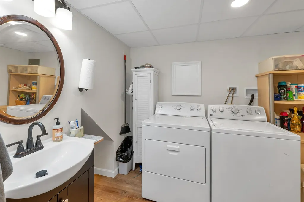 74 Pine Street Rollinsford NH 03869