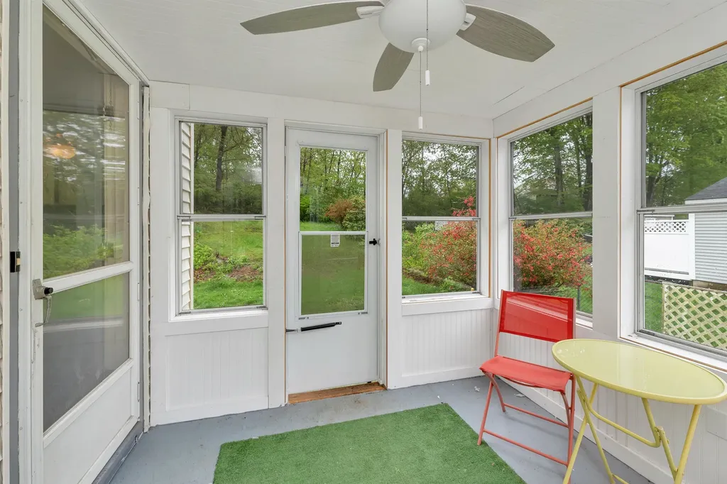 74 Pine Street Rollinsford NH 03869