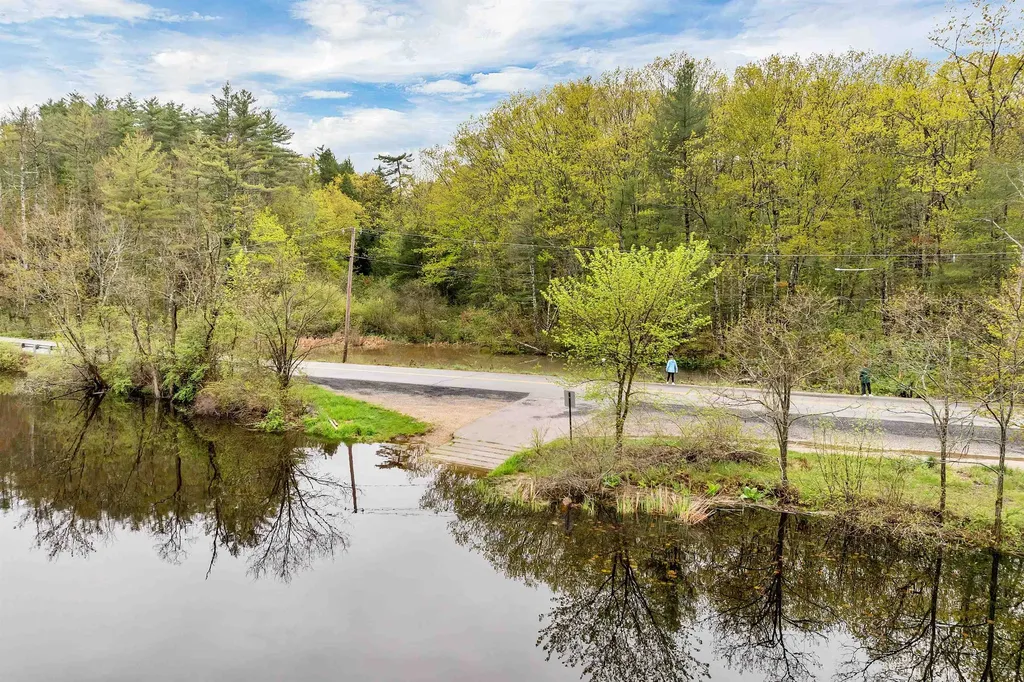 74 Pine Street Rollinsford NH 03869