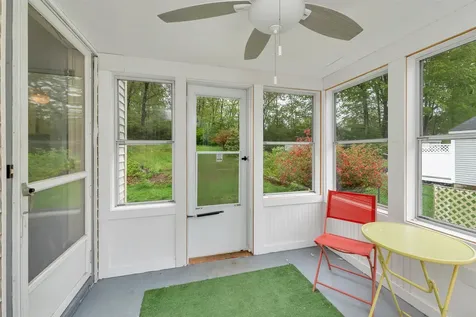 74 Pine Street Rollinsford NH 03869